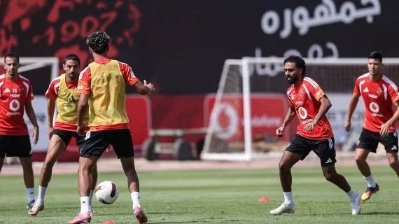 «شبانة»: الأهلي يدرس تجديد عقد أشرف داري ويستهدف مدافعين جدد