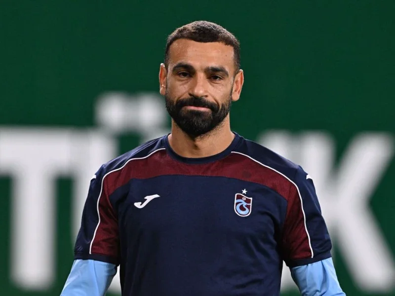 إعلامي يكشف موقف محمد صلاح من معسكر نوفمبر..